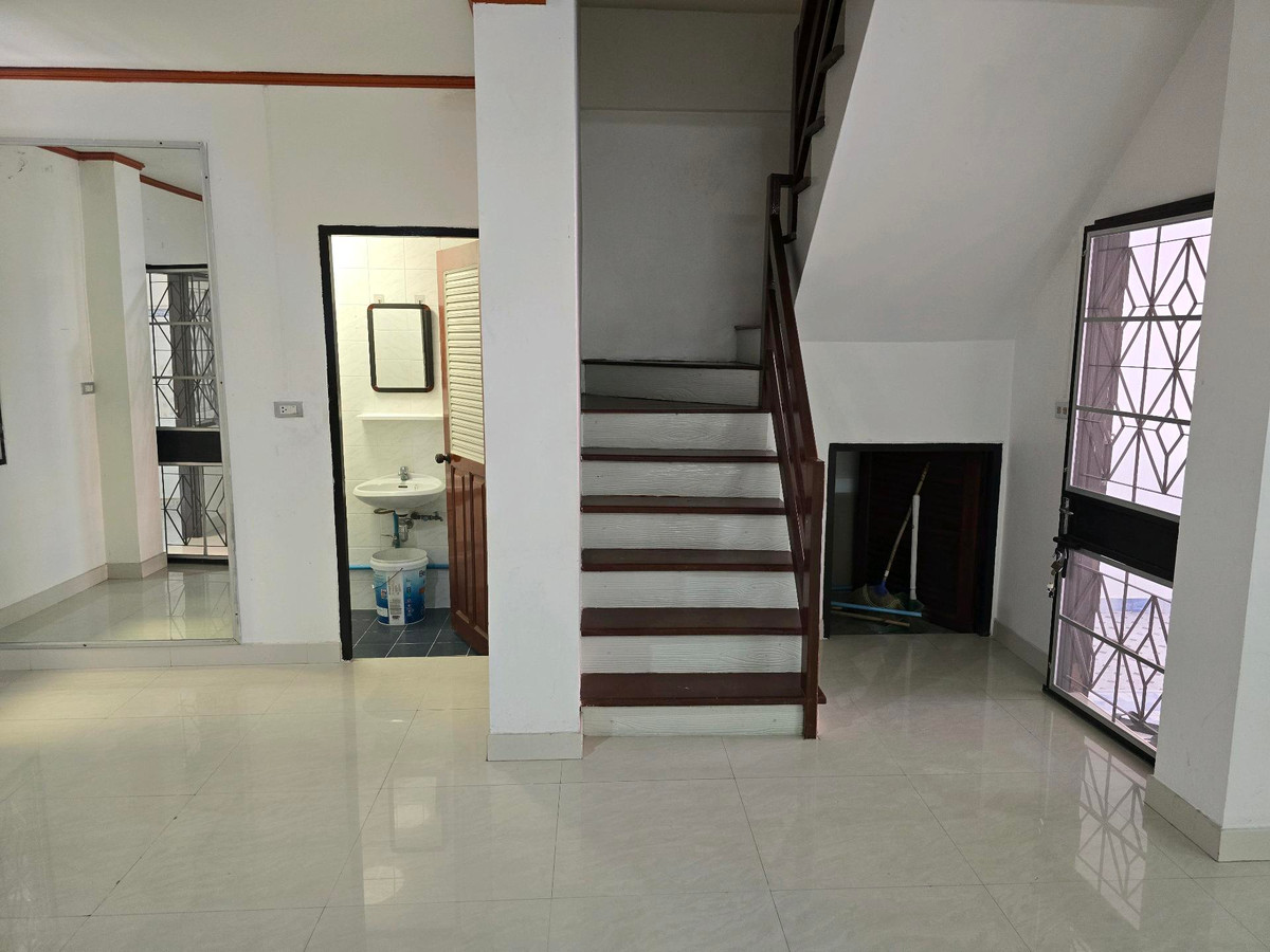 ให้เช่าทาวน์โฮมบางแค เพชรเกษม : 🏡 ให้เช่า ทาวน์โฮม 3 ชั้น พื้นที่ใช้สอยเยอะมาก ทำเลดีเดินทางสะดวกหมู่บ้านอยู่ติดถนนเลียบคลองทวีวัฒนา ถ.เพชรเกษม