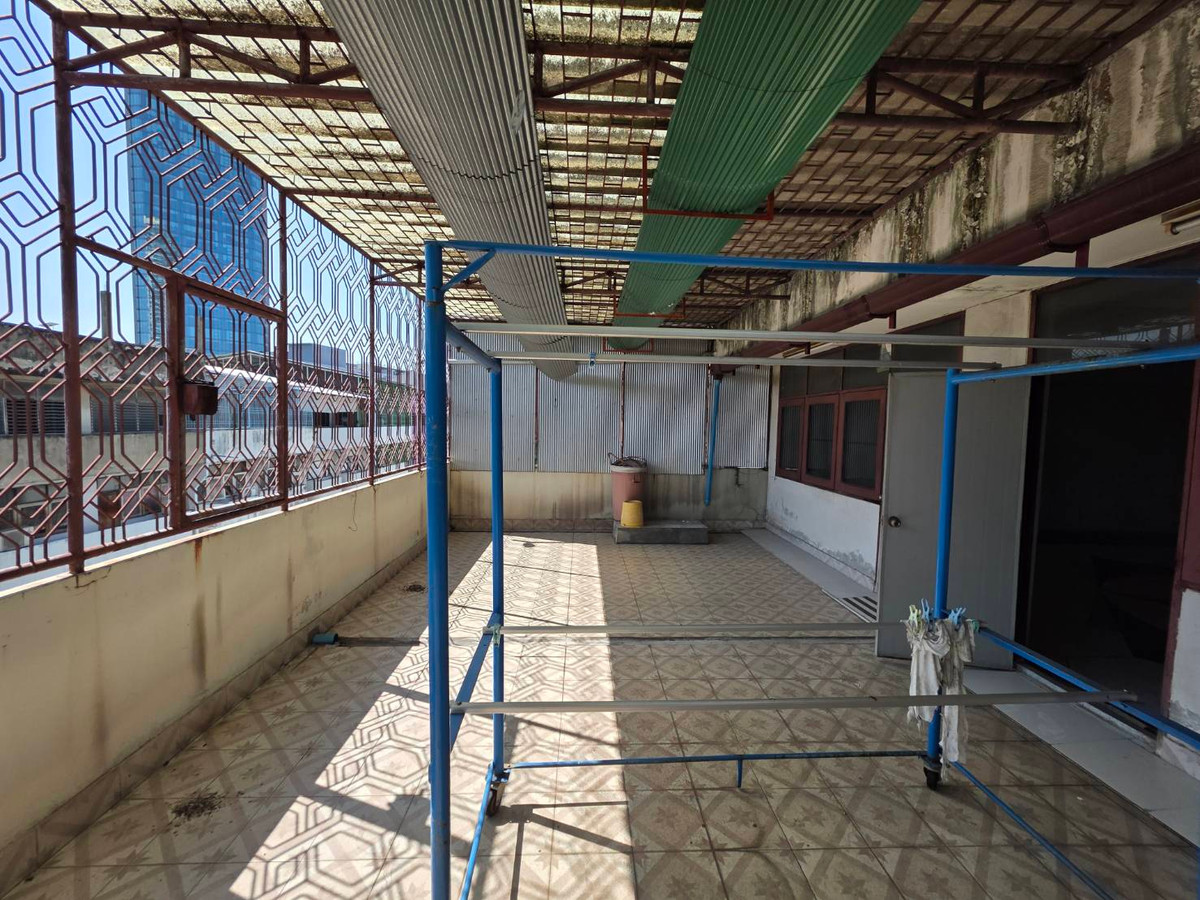 For RentShop HouseRama3 (Riverside),Satupadit : Commercial building for rent near Int-Intersect Rama 3, just 3 minutes.