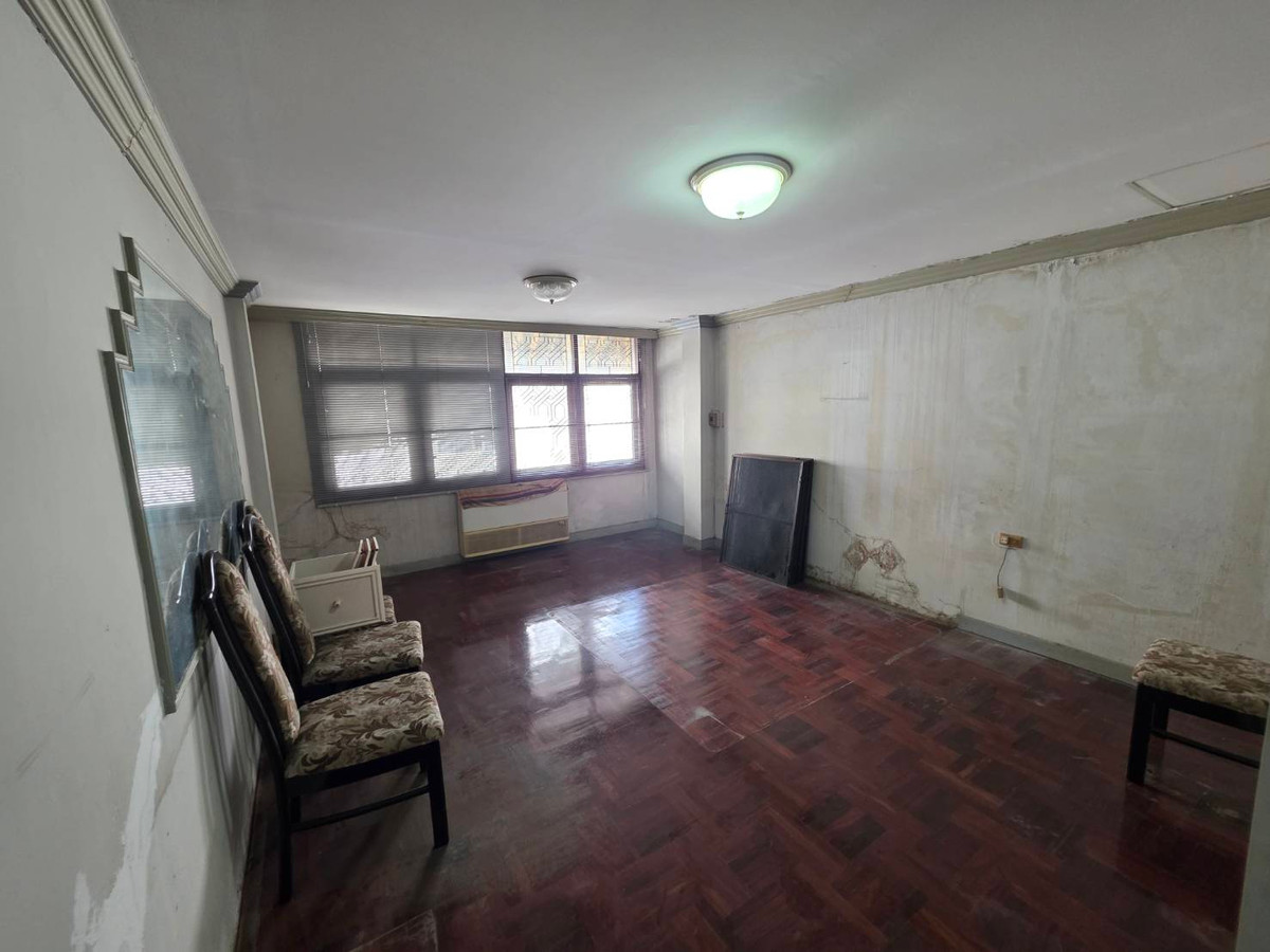 For RentShop HouseRama3 (Riverside),Satupadit : Commercial building for rent near Int-Intersect Rama 3, just 3 minutes.