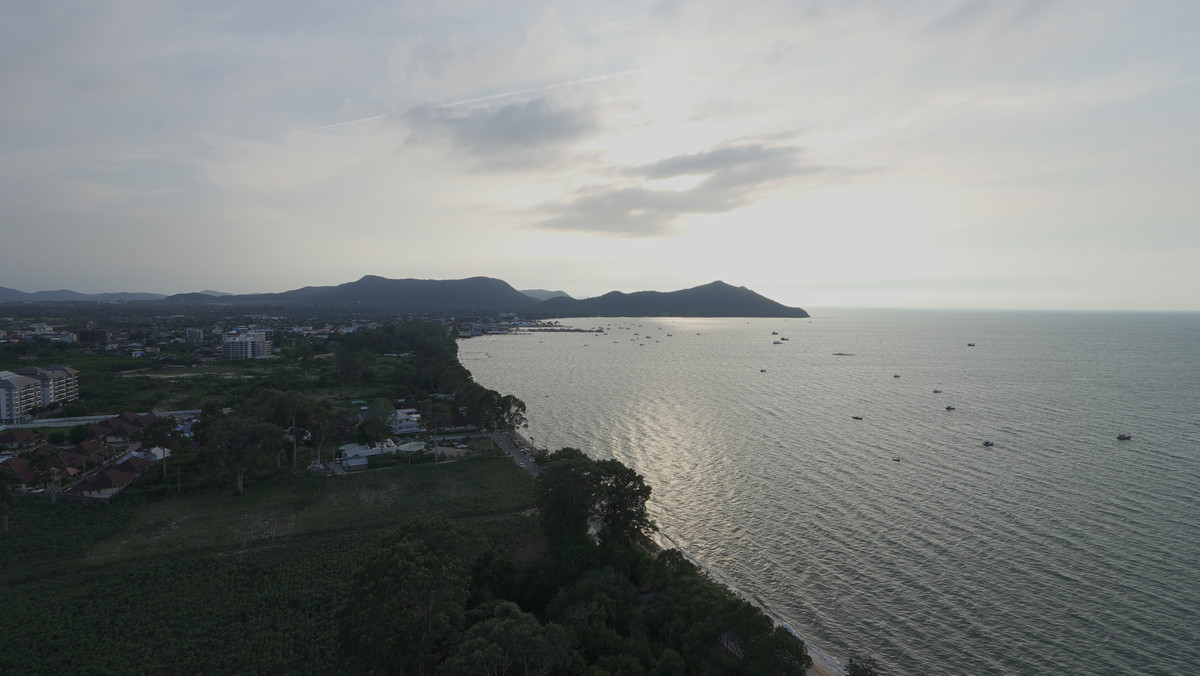 ขายคอนโดพัทยา บางแสน ชลบุรี สัตหีบ : Luxury Beachfront Duplex | Foreign Quota | Del Mare Bang Saray