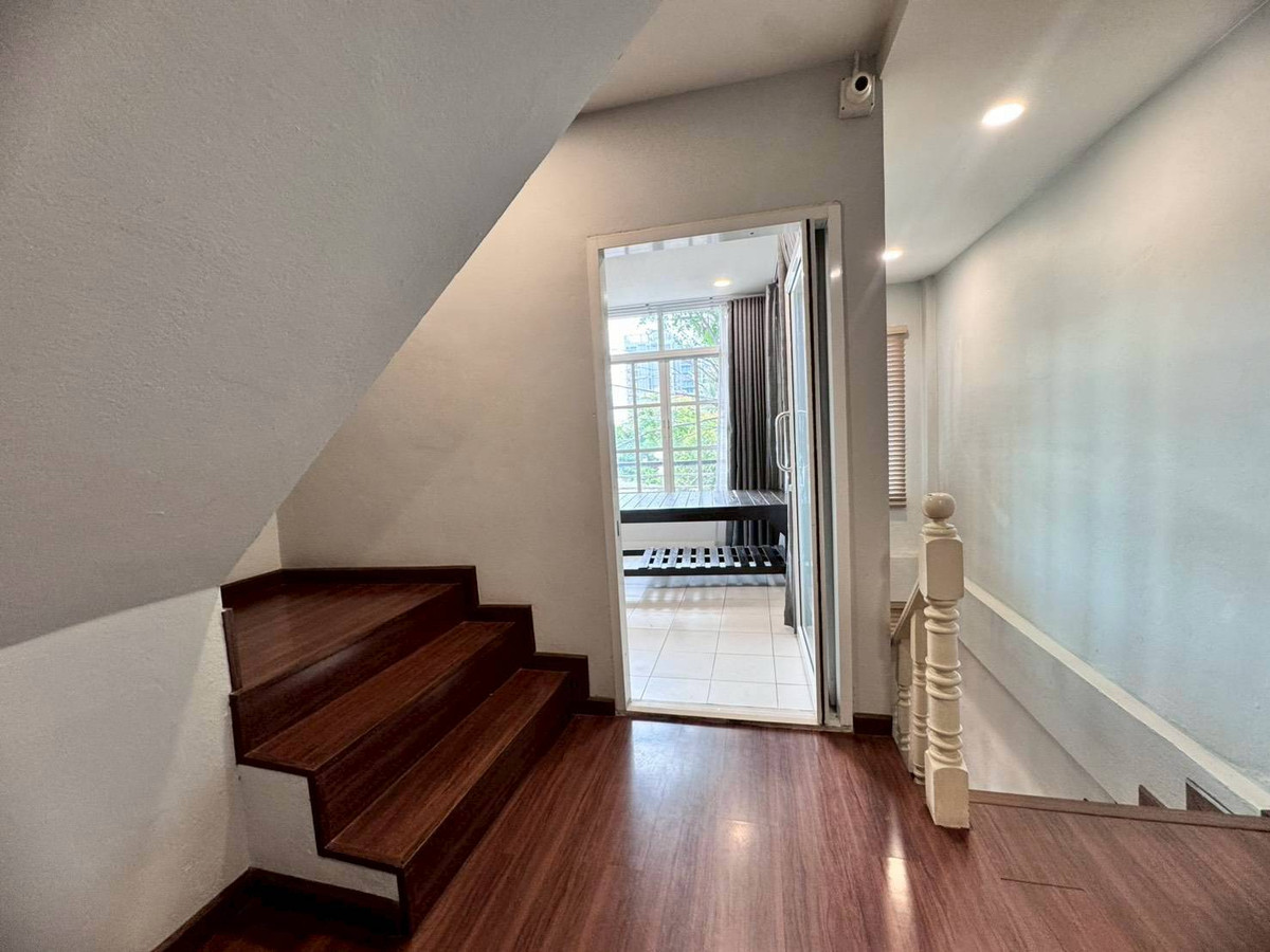 อาคารพาณิชย์สุขุมวิท อโศก ทองหล่อ : ขาย/ให้เช่าอาคารพาณิชย์ 5.5 ชั้น พร้อมผู้เช่า ใกล้ BTS เอกมัย เดินทางสะดวก (N.1668)