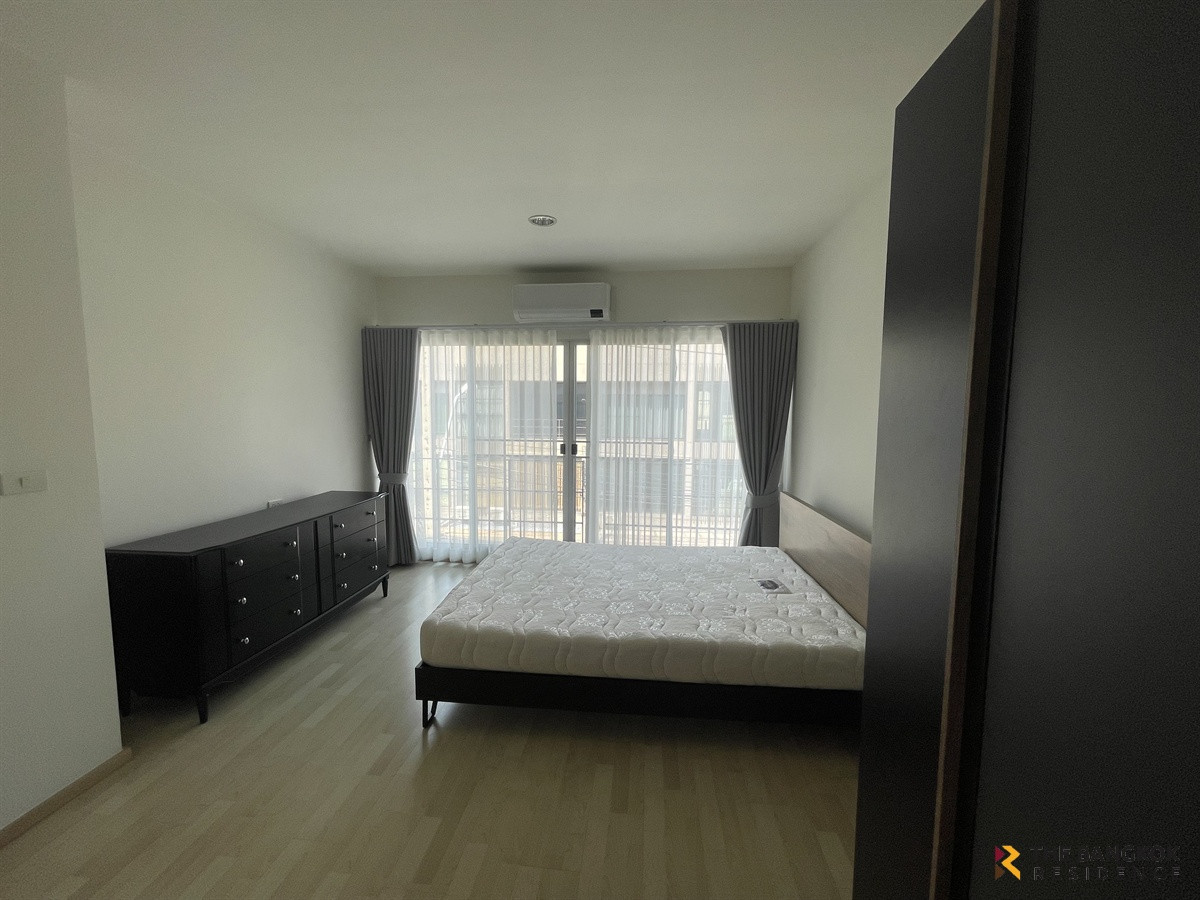 For RentTownhomePattanakan, Srinakarin :   Noble Cube 💎 Luxury 3-Story Townhome, Newly Renovated, Move-in Ready 🏡 Near ARL Ramkhamhaeng 