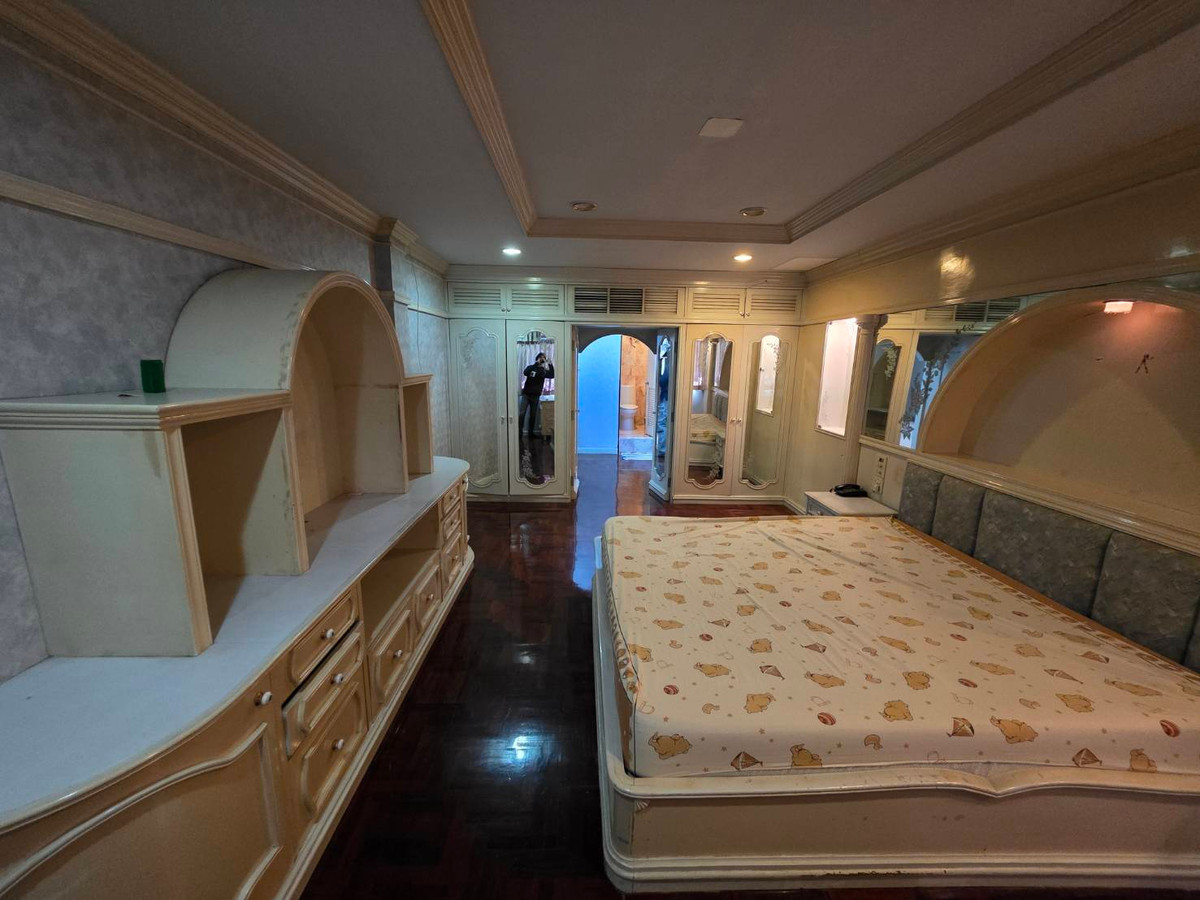 For RentShop HouseRama3 (Riverside),Satupadit : Commercial building for rent near Int-Intersect Rama 3, just 3 minutes.