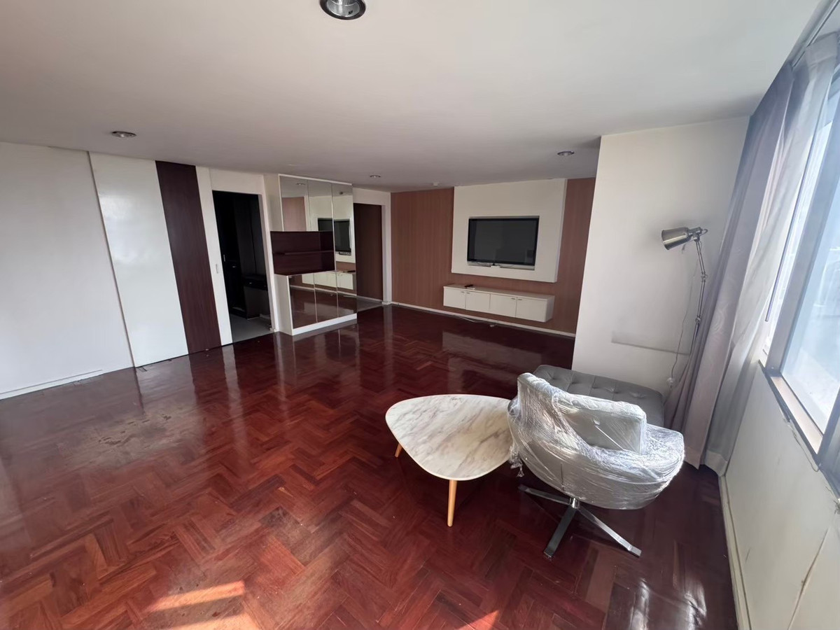 For SaleCondoRama9, Petchburi, RCA : Urgent sale for only 1.99 million baht, Condo Royal Nine Residence, room 49 sq m., near Airport Rail Link (S5237)