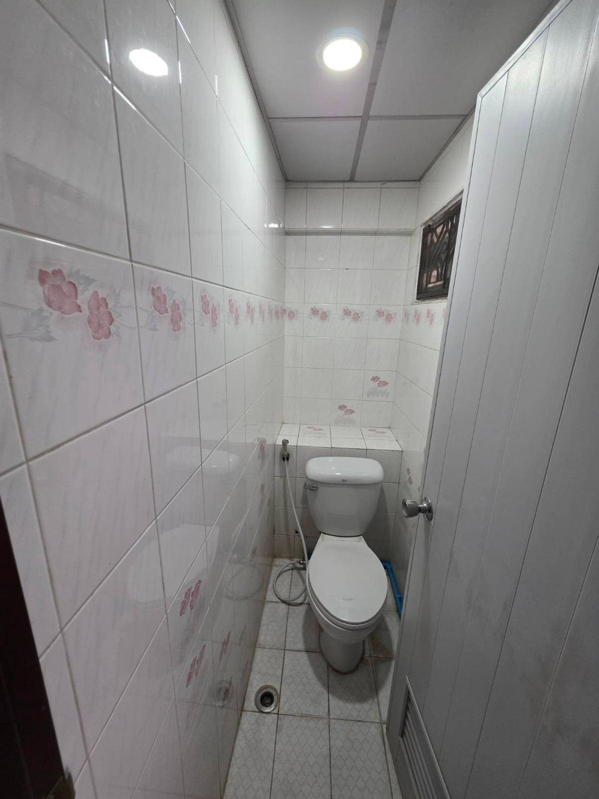 For RentShop HouseRama3 (Riverside),Satupadit : Commercial building for rent near Int-Intersect Rama 3, just 3 minutes.