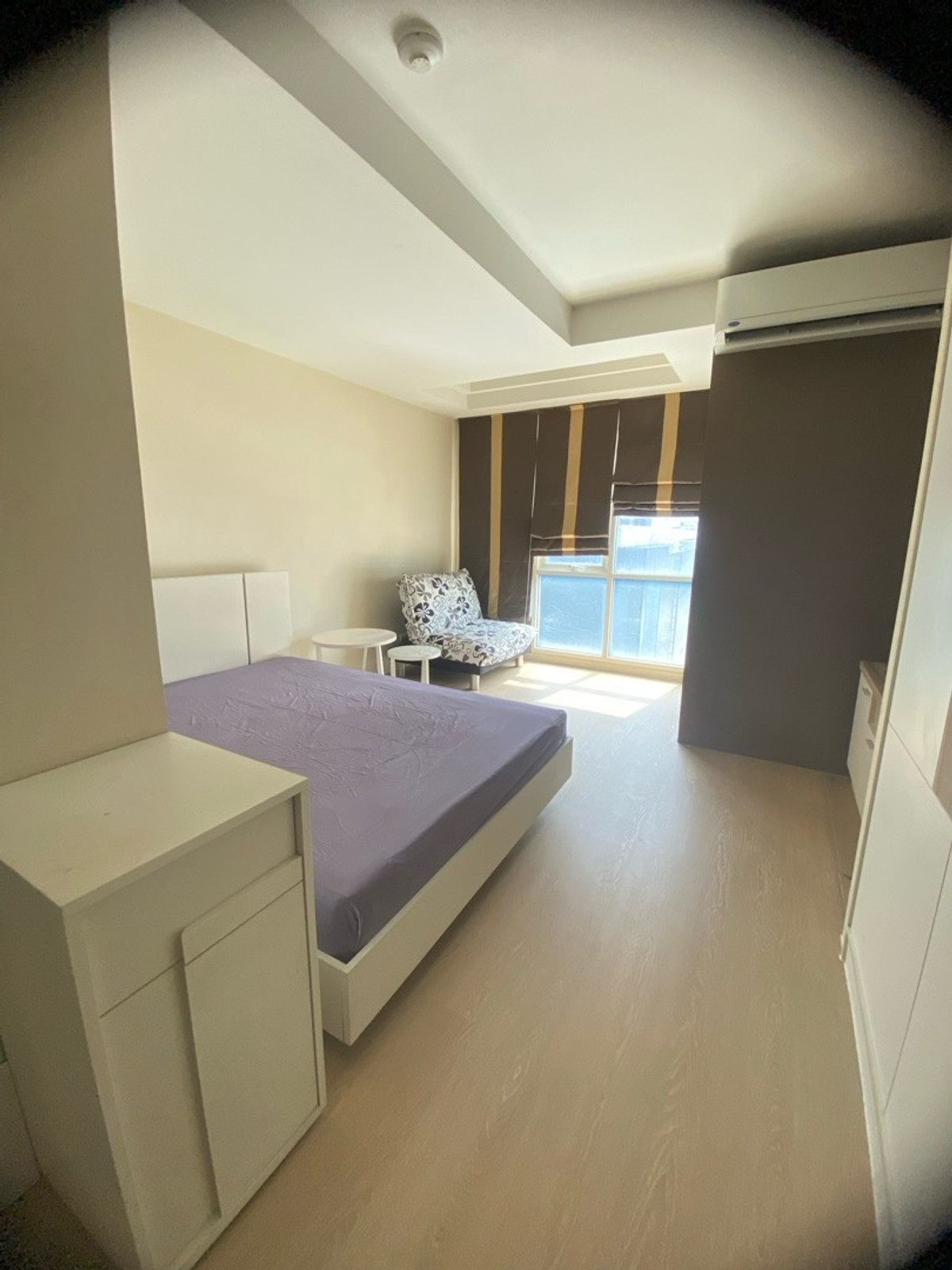 For RentCondoRama9, Petchburi, RCA : The Garden Asoke-Rama 9, 1 bathroom, near MRT Rama 9, Si Rat Expressway.  Convenient in the city center