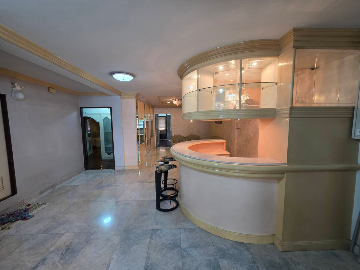 For RentShop HouseRama3 (Riverside),Satupadit : Commercial building for rent near Int-Intersect Rama 3, just 3 minutes.