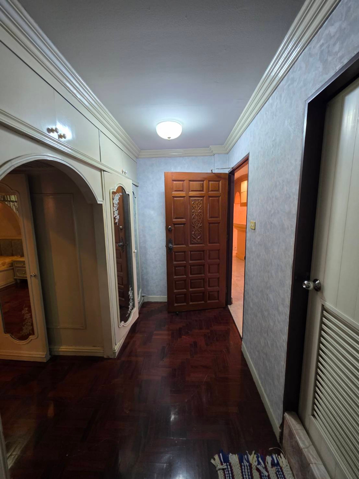 For RentShop HouseRama3 (Riverside),Satupadit : Commercial building for rent near Int-Intersect Rama 3, just 3 minutes.