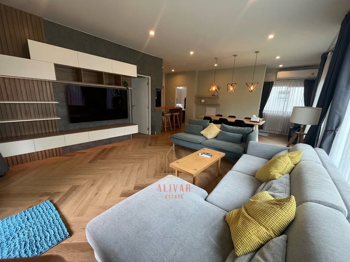 For RentHousePattanakan, Srinakarin : RH121325 For rent, 2-story detached house, 4 bedrooms at Burasiri Pattanakarn.