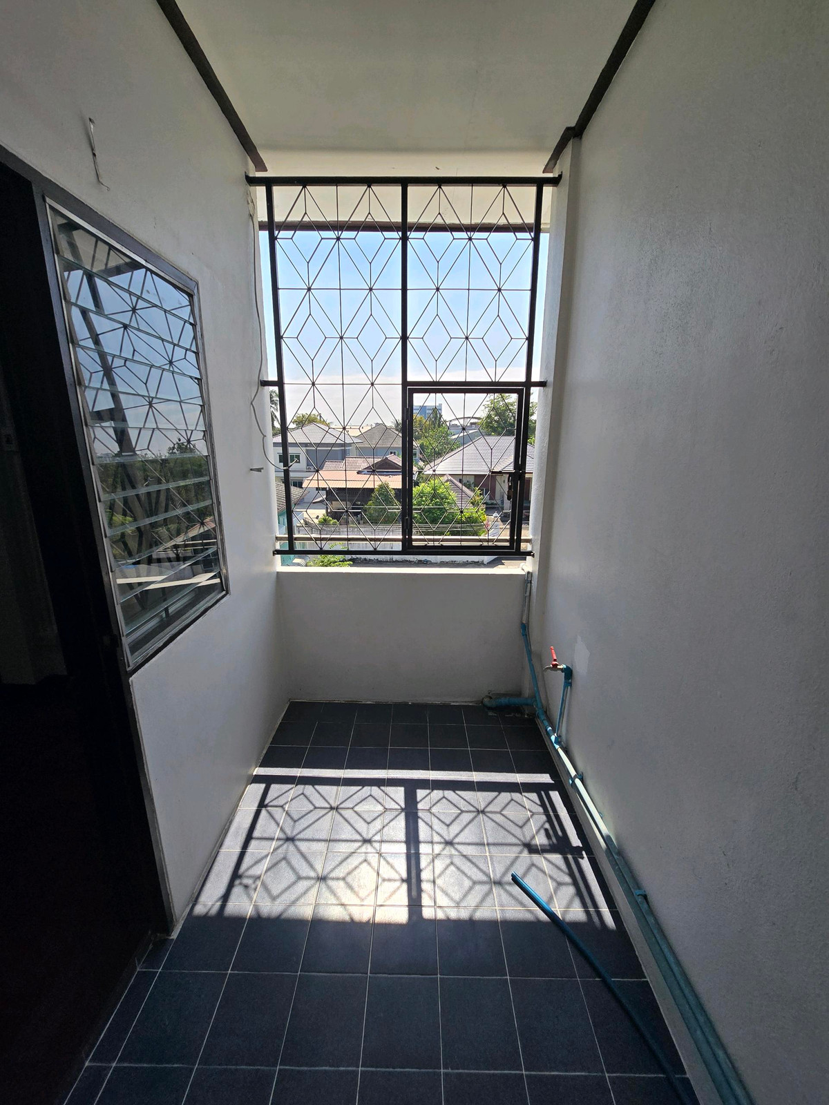 ให้เช่าทาวน์โฮมบางแค เพชรเกษม : 🏡 ให้เช่า ทาวน์โฮม 3 ชั้น พื้นที่ใช้สอยเยอะมาก ทำเลดีเดินทางสะดวกหมู่บ้านอยู่ติดถนนเลียบคลองทวีวัฒนา ถ.เพชรเกษม