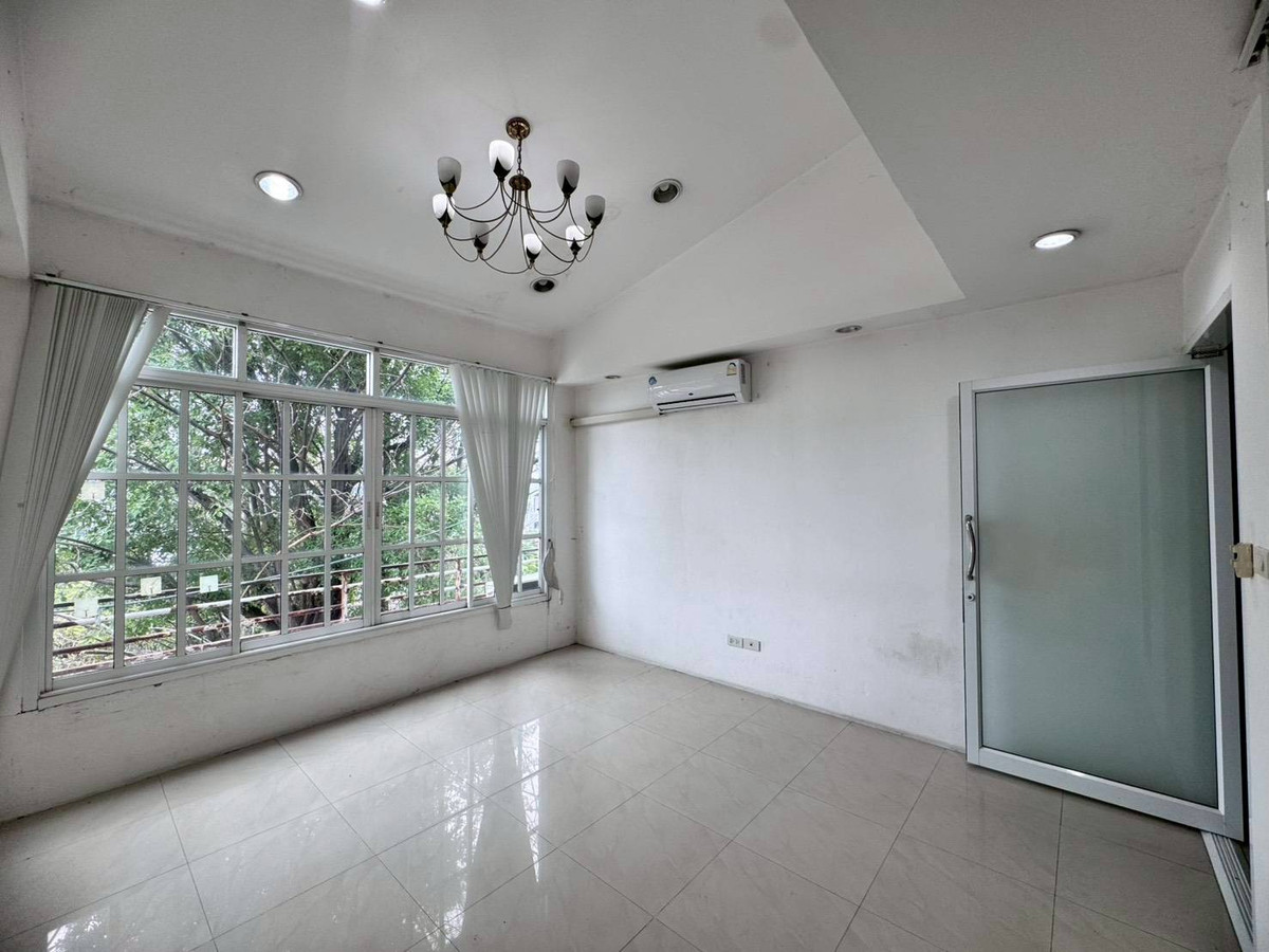 อาคารพาณิชย์สุขุมวิท อโศก ทองหล่อ : ขาย/ให้เช่าอาคารพาณิชย์ 5.5 ชั้น พร้อมผู้เช่า ใกล้ BTS เอกมัย เดินทางสะดวก (N.1668)