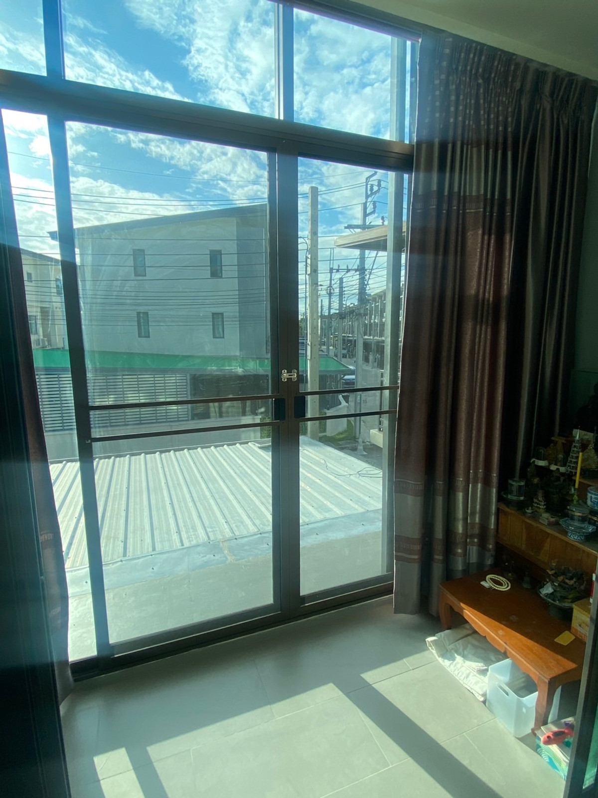 ขายทาวน์โฮมนนทบุรี บางใหญ่ บางบัวทอง : 95261 - ขายทาวน์โฮม 3 ชั้น ทาวน์ อเวนิว เมิร์จ รัตนาธิเบศร์ ต. เสาธงหิน อ.บางใหญ่ จ.นนทบุรี