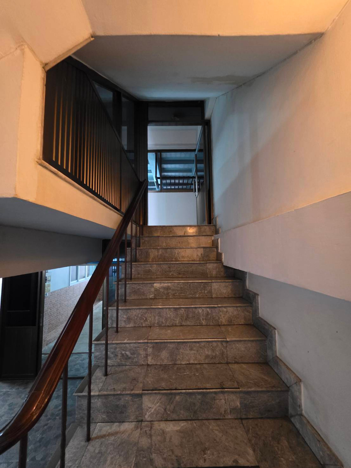 For RentShop HouseRama3 (Riverside),Satupadit : Commercial building for rent near Int-Intersect Rama 3, just 3 minutes.