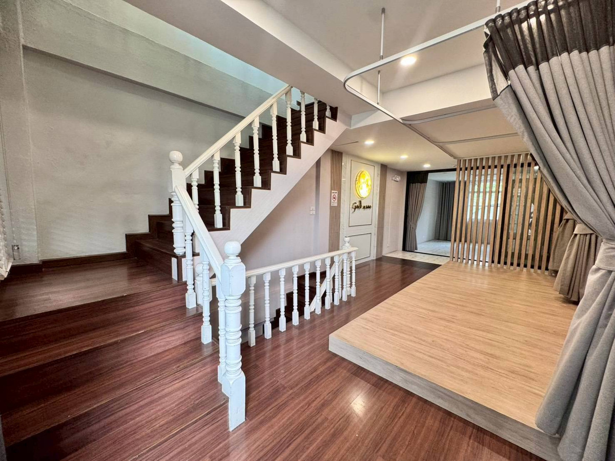 อาคารพาณิชย์สุขุมวิท อโศก ทองหล่อ : ขาย/ให้เช่าอาคารพาณิชย์ 5.5 ชั้น พร้อมผู้เช่า ใกล้ BTS เอกมัย เดินทางสะดวก (N.1668)