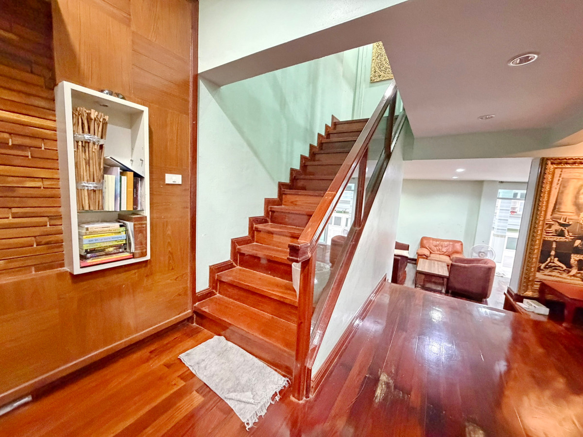 For SaleHome OfficeRatchadapisek, Huaikwang, Suttisan : HK0645♛♚Townhome 3 bedrooms for rent𝓼for sale⚝Ratchada-Sutthisan♜MRT Sutthisan∞099-5919653,065-9423251▚Line@sureresidence