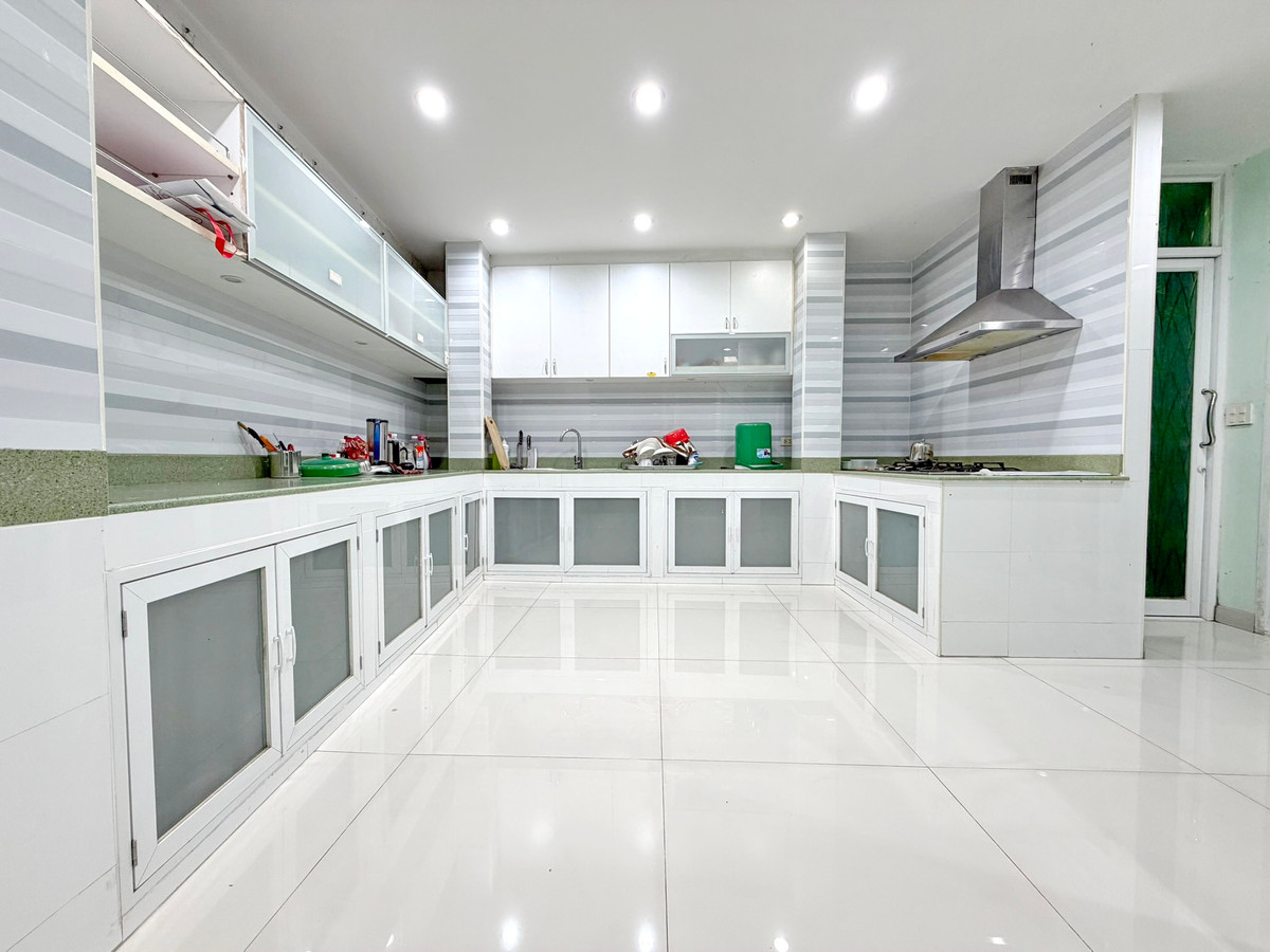 For SaleHome OfficeRatchadapisek, Huaikwang, Suttisan : HK0645♛♚Townhome 3 bedrooms for rent𝓼for sale⚝Ratchada-Sutthisan♜MRT Sutthisan∞099-5919653,065-9423251▚Line@sureresidence