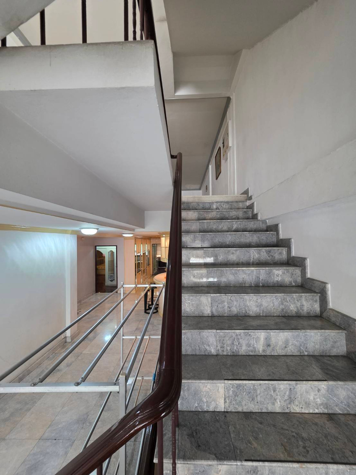 For RentShop HouseRama3 (Riverside),Satupadit : Commercial building for rent near Int-Intersect Rama 3, just 3 minutes.