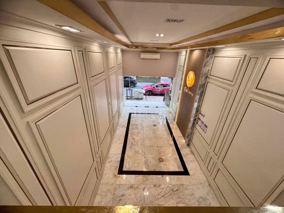 อาคารพาณิชย์สุขุมวิท อโศก ทองหล่อ : ขาย/ให้เช่าอาคารพาณิชย์ 5.5 ชั้น พร้อมผู้เช่า ใกล้ BTS เอกมัย เดินทางสะดวก (N.1668)