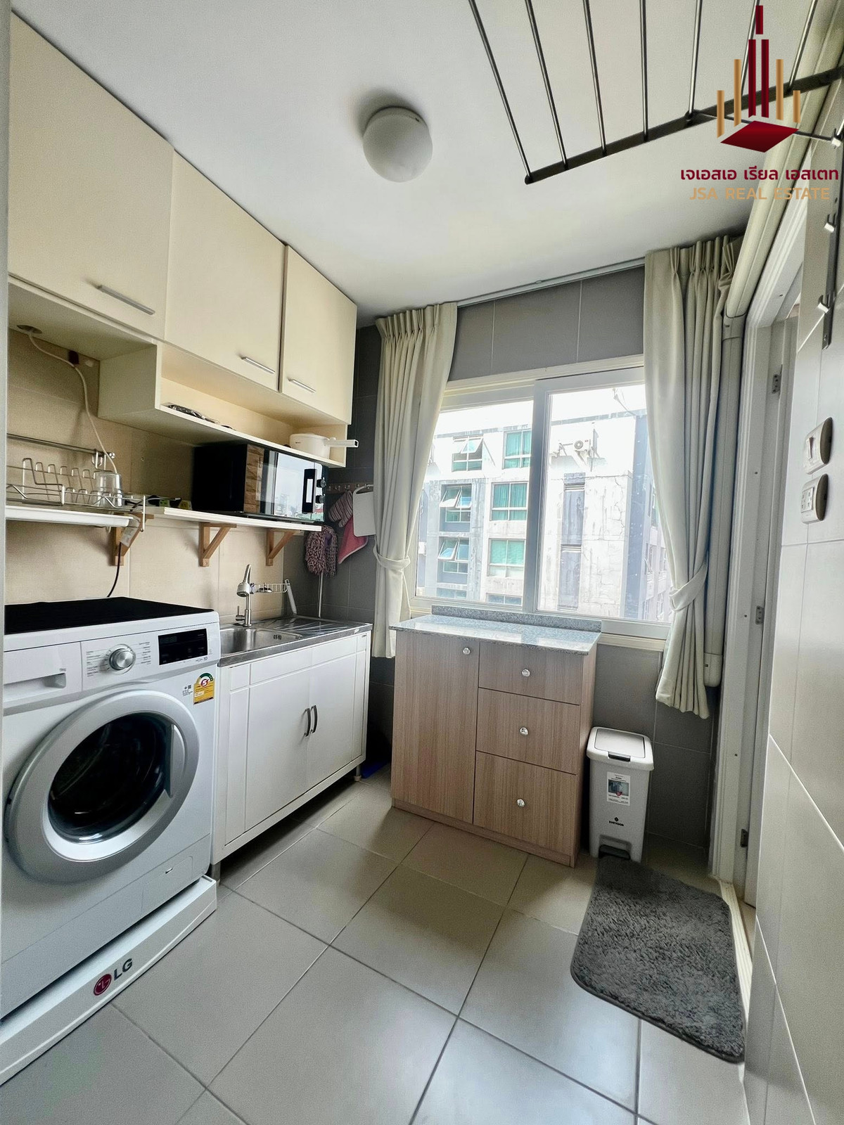 For RentCondoRatchadapisek, Huaikwang, Suttisan : ✨ For Rent: Happy Condo Ratchada 18 Condo ✨ 💰 Only 14,000 THB/month