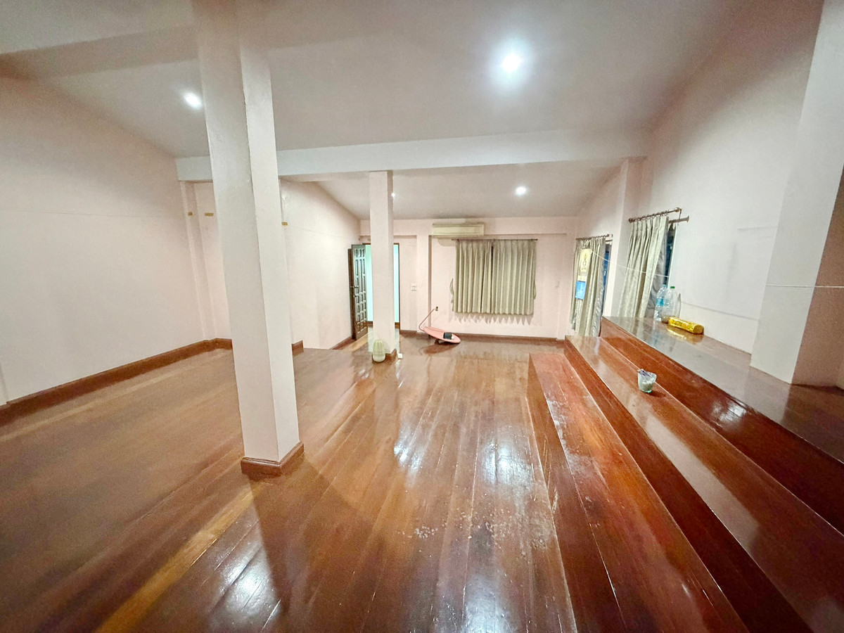 For SaleHome OfficeRatchadapisek, Huaikwang, Suttisan : HK0645♛♚Townhome 3 bedrooms for rent𝓼for sale⚝Ratchada-Sutthisan♜MRT Sutthisan∞099-5919653,065-9423251▚Line@sureresidence