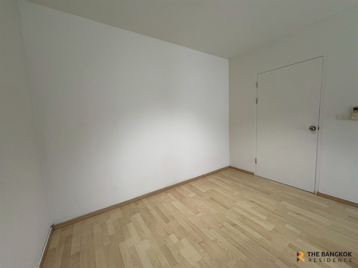 For RentTownhomePattanakan, Srinakarin :   Noble Cube 💎 Luxury 3-Story Townhome, Newly Renovated, Move-in Ready 🏡 Near ARL Ramkhamhaeng 