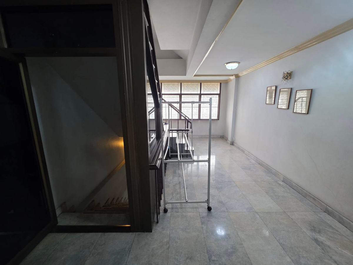 For RentShop HouseRama3 (Riverside),Satupadit : Commercial building for rent near Int-Intersect Rama 3, just 3 minutes.