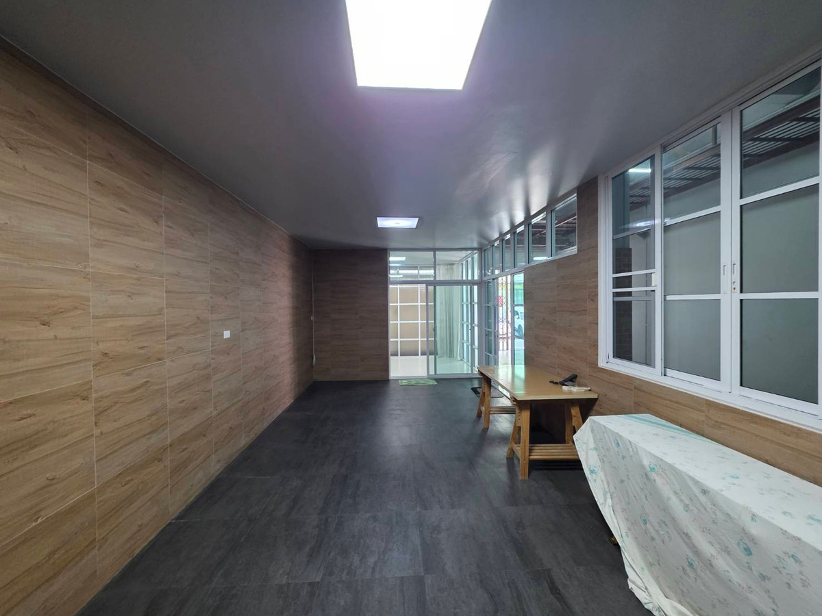 For RentShop HouseRama3 (Riverside),Satupadit : Commercial building for rent near Int-Intersect Rama 3, just 3 minutes.