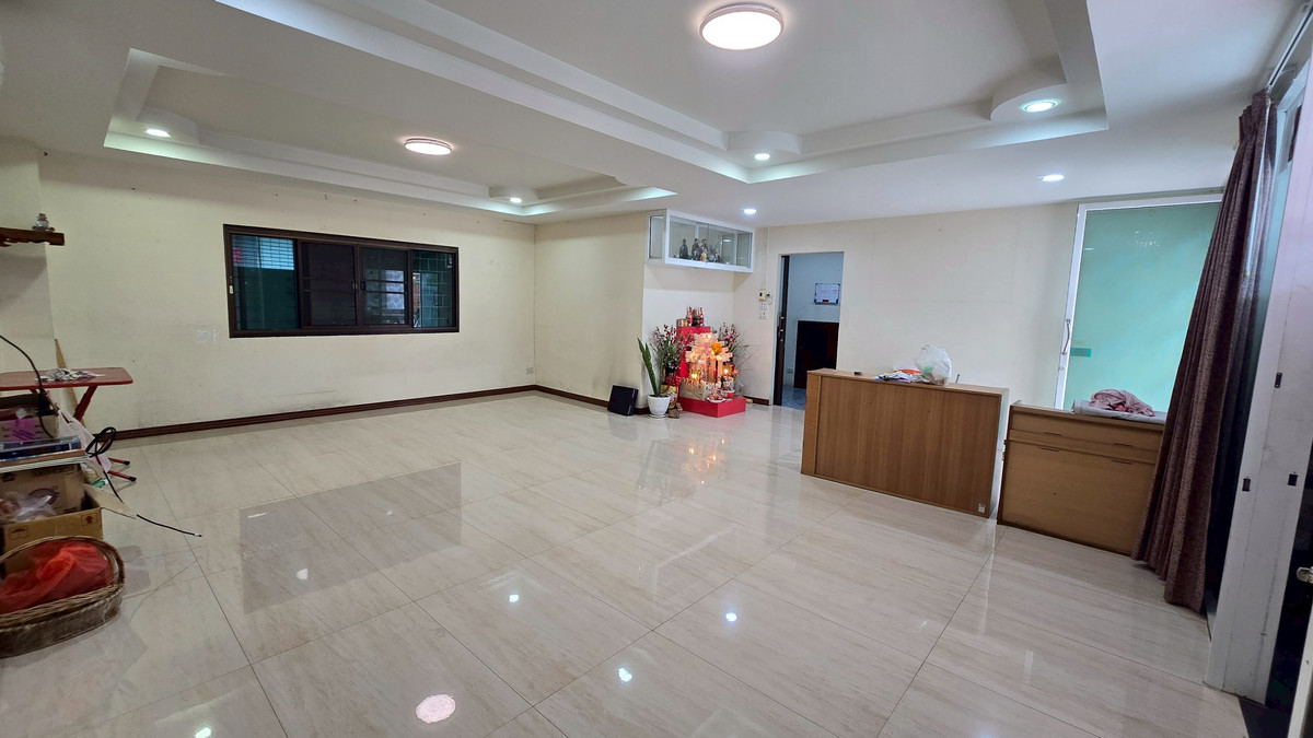 ให้เช่าอาคารพาณิชย์รัชดา ห้วยขวาง : LTH13889 – Commercial for Rent | Pracharat Bamphen 15 | 660 sqm | 4 Beds 8 Baths | Near MRT Huai Khwang | 200K/Month | อาคารพาณิชย์ให้เช่า ประชาราษฎร์บำเพ็ญ