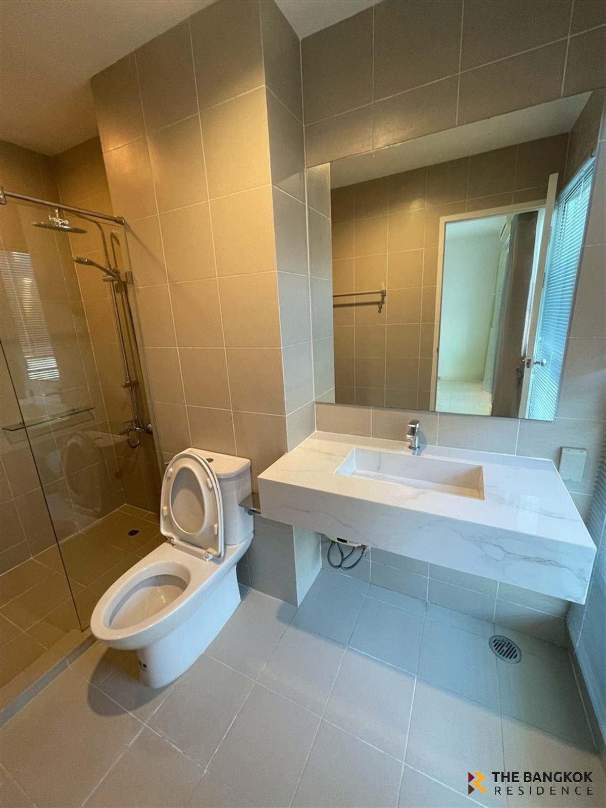 For RentTownhomePattanakan, Srinakarin :   Noble Cube 💎 Luxury 3-Story Townhome, Newly Renovated, Move-in Ready 🏡 Near ARL Ramkhamhaeng 