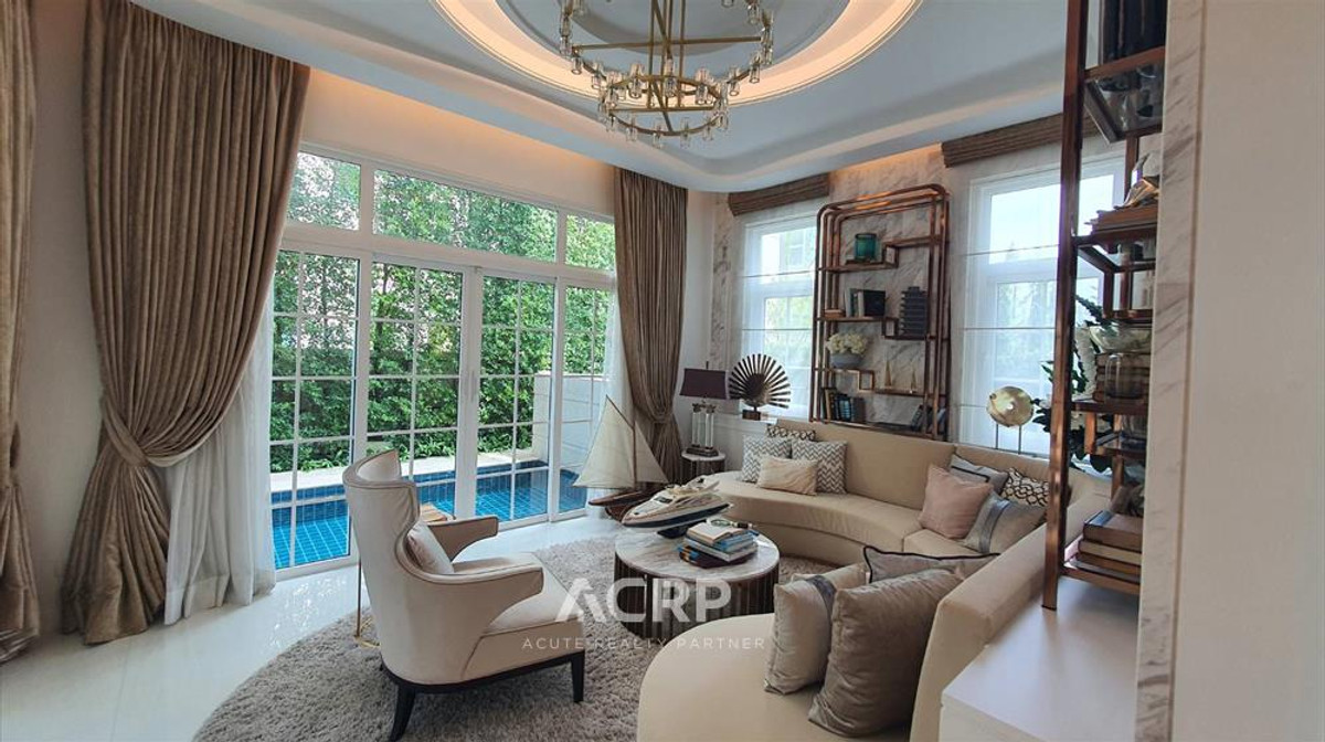 For SaleHouseYothinpattana,CDC : Luxury house for sale, Showhouse 3 floors with elevator, Prasert Manukit Road. Along Ramintra Expressway