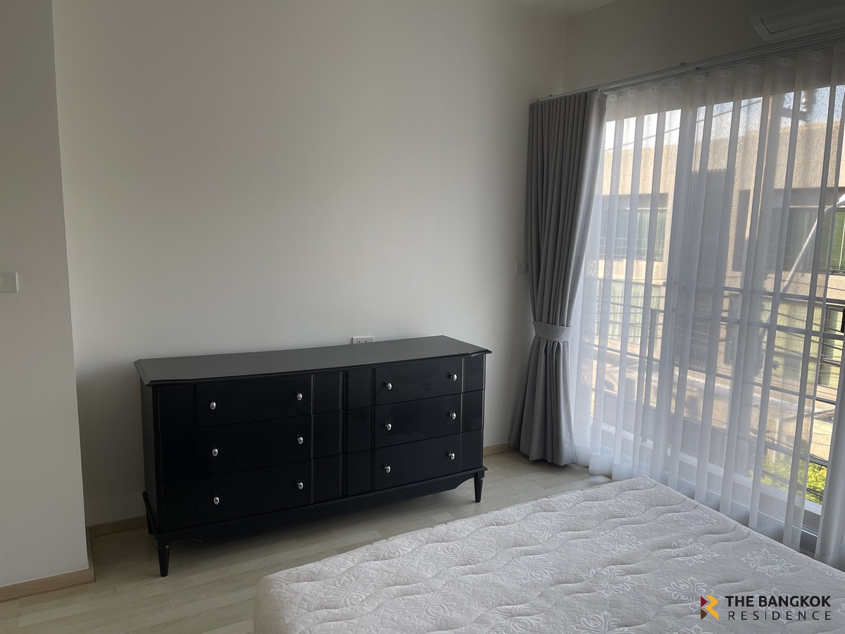 For RentTownhomePattanakan, Srinakarin :   Noble Cube 💎 Luxury 3-Story Townhome, Newly Renovated, Move-in Ready 🏡 Near ARL Ramkhamhaeng 