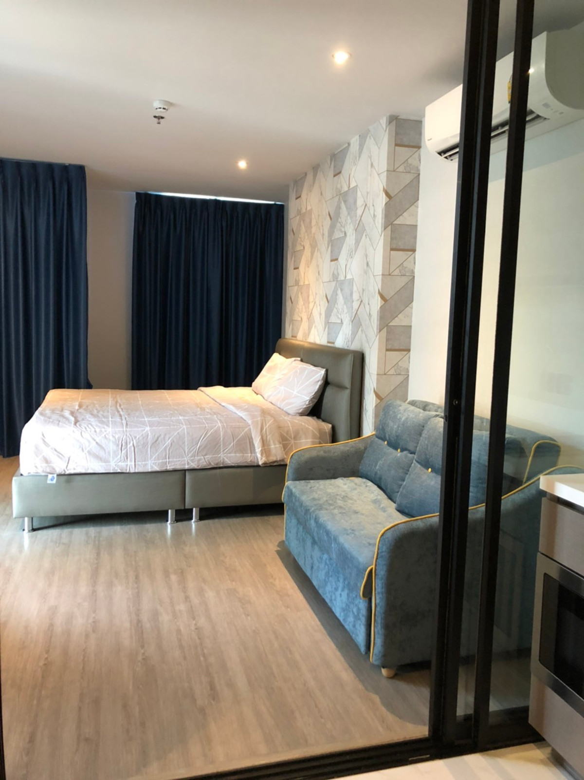 ให้เช่าคอนโดสุขุมวิท อโศก ทองหล่อ : ให้เช่า Rhythm Ekkamai ราคา 25,000 บาท [MKr251222]