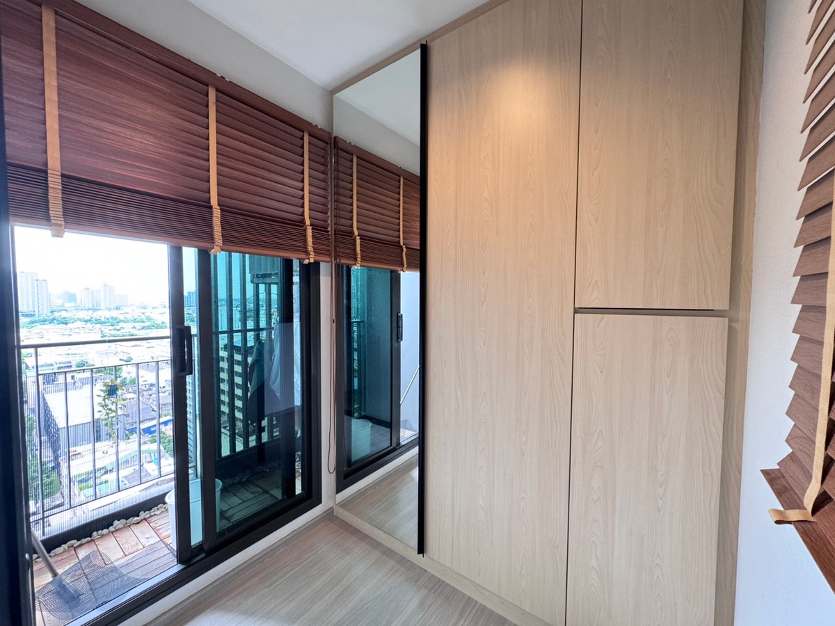 ขายคอนโดท่าพระ ตลาดพลู วุฒากาศ : ขายด่วน ห้องสวยมาก ตกแต่งพร้อมอยู่ Life Sathorn Sierra สอบถามเพิ่มเติมได้นะครับ