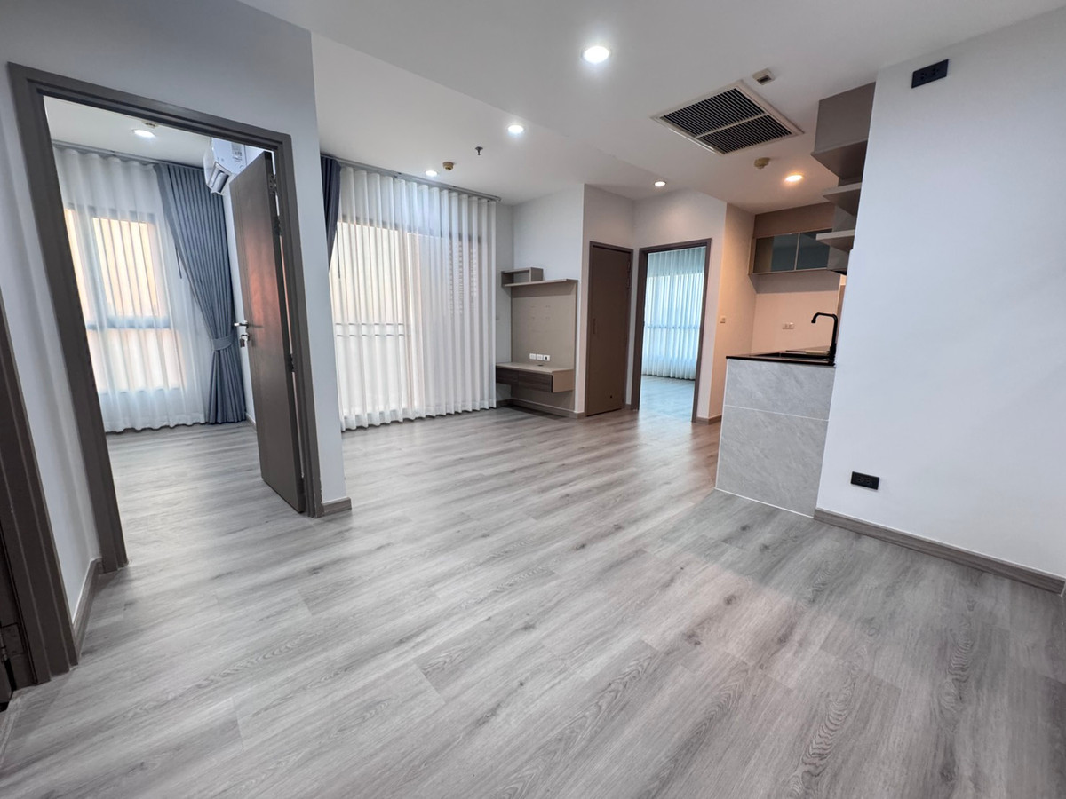 For RentCondoWongwianyai, Charoennakor : Teal Sathorn Taksin, newly renovated room, 2 Bedroom, next to BTS Wongwian Yai.