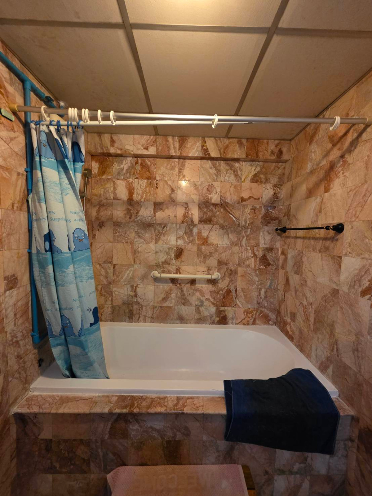 For RentShop HouseRama3 (Riverside),Satupadit : Commercial building for rent near Int-Intersect Rama 3, just 3 minutes.