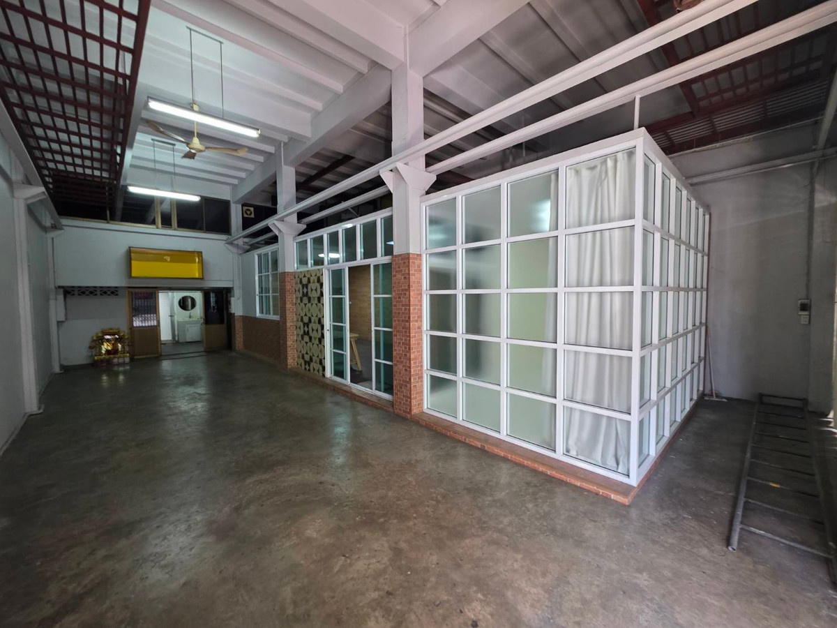 For RentShop HouseRama3 (Riverside),Satupadit : Commercial building for rent near Int-Intersect Rama 3, just 3 minutes.