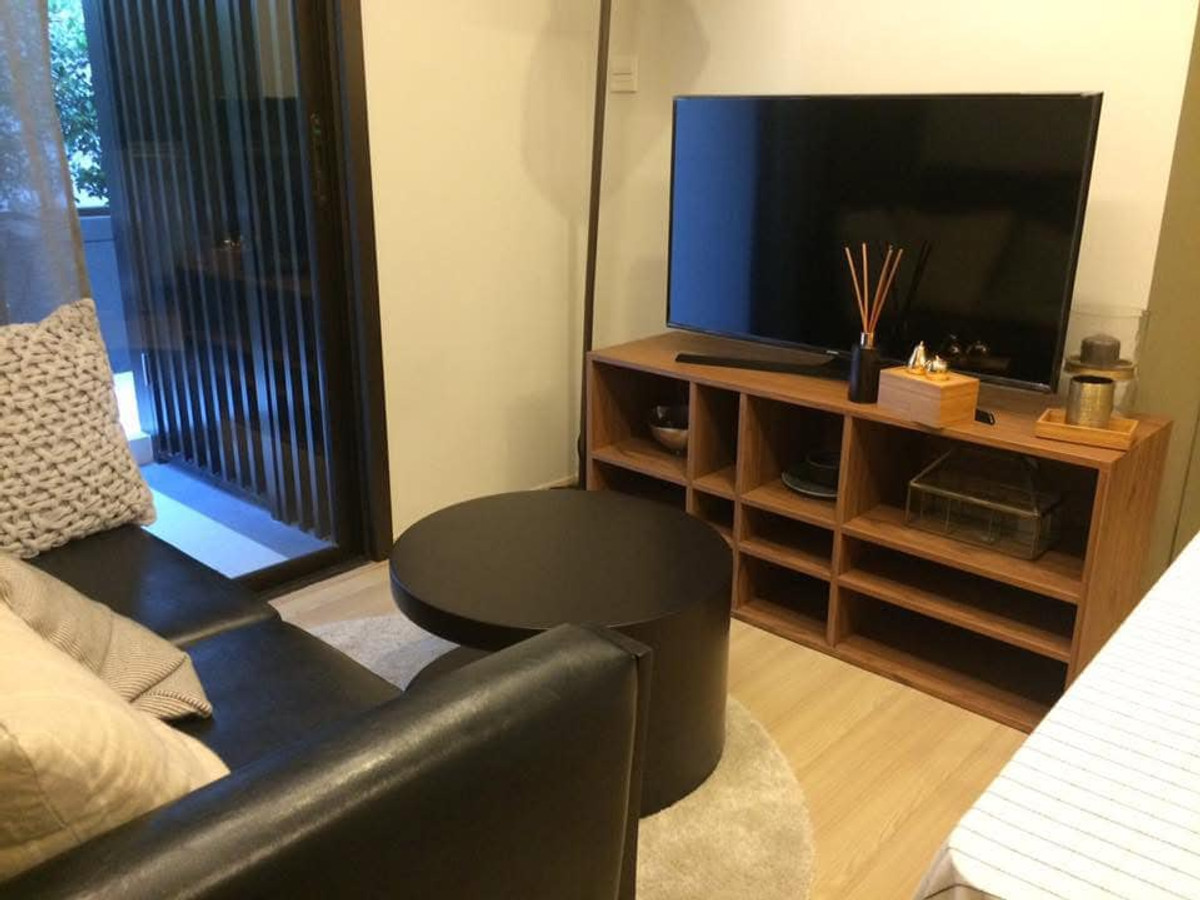 CondoRatchathewi,Phayathai : Maestro 12 Ratchathewi【𝐒𝐄𝐋𝐋 & 𝐑𝐄𝐍𝐓】🔥Beautifully decorated boutique-style room with luxurious details, giving you a relaxing hotel-like feel!🔥 Contact Line ID: @hacondo