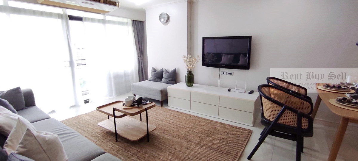 CondoSukhumvit, Asoke, Thonglor : Highly Desirable Modern and Spacious 2-BD Condo in Phrom Phong | Rent & Sale Contact 0817010651 only!