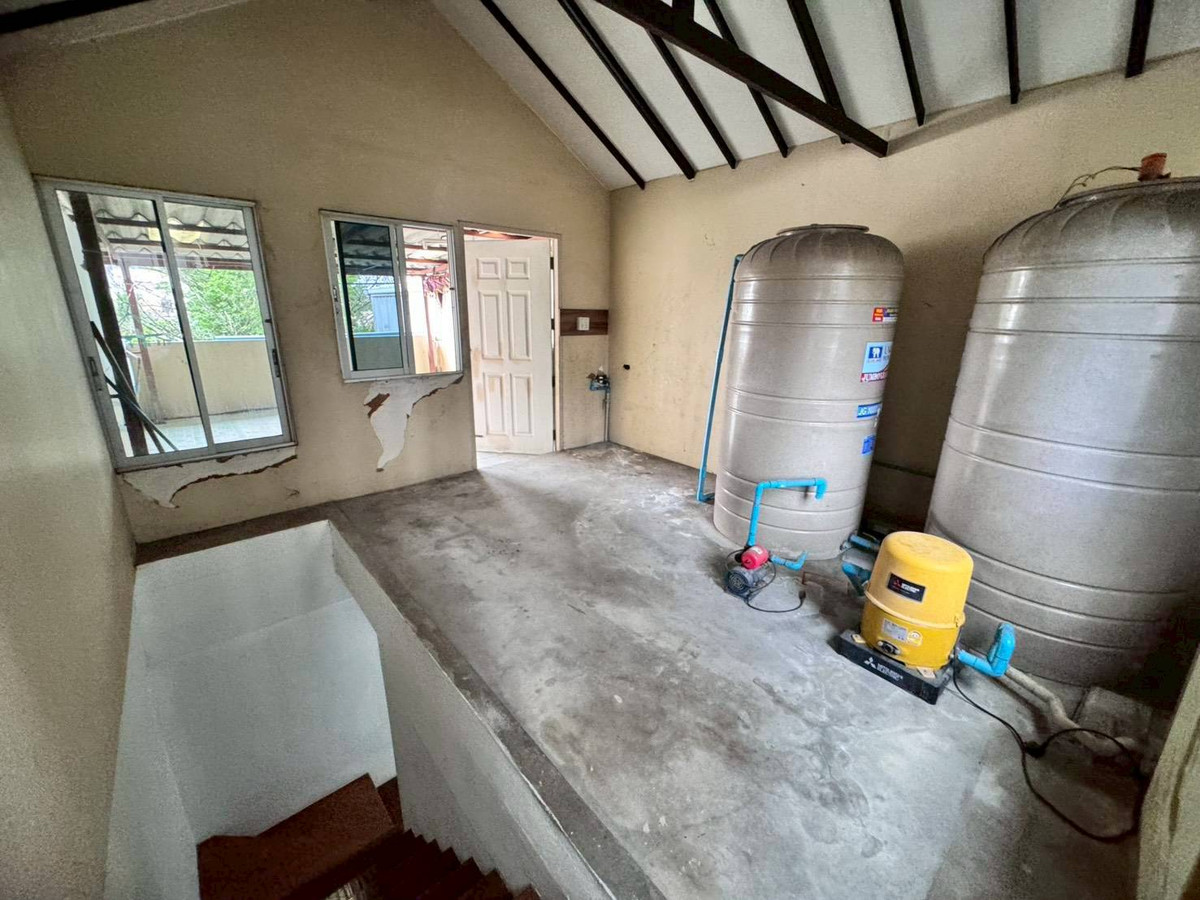 อาคารพาณิชย์สุขุมวิท อโศก ทองหล่อ : ขาย/ให้เช่าอาคารพาณิชย์ 5.5 ชั้น พร้อมผู้เช่า ใกล้ BTS เอกมัย เดินทางสะดวก (N.1668)