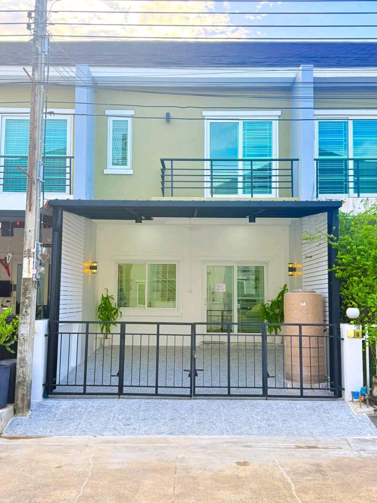 ขายทาวน์โฮมนวมินทร์ รามอินทรา : ขายทาวน์โฮม 2 ชั้น หมู่บ้านพาทาโกเนีย 5 ถนนเมน ซาฟารีเวิลด์ เลียบคลองสอง ปัญญาอินทรา แฟชั่รไอแลนด์ รามอินทรา รพ.สินแพทย์ รพ.นพรัตน์ หทัยราษฏร์ รร.สาธิตพัฒนา รร.บางชัน ตบาดสด ทางด่วนจตุโชติ วงแหวนรอบนอก รถไฟฟ้าสีขมพู