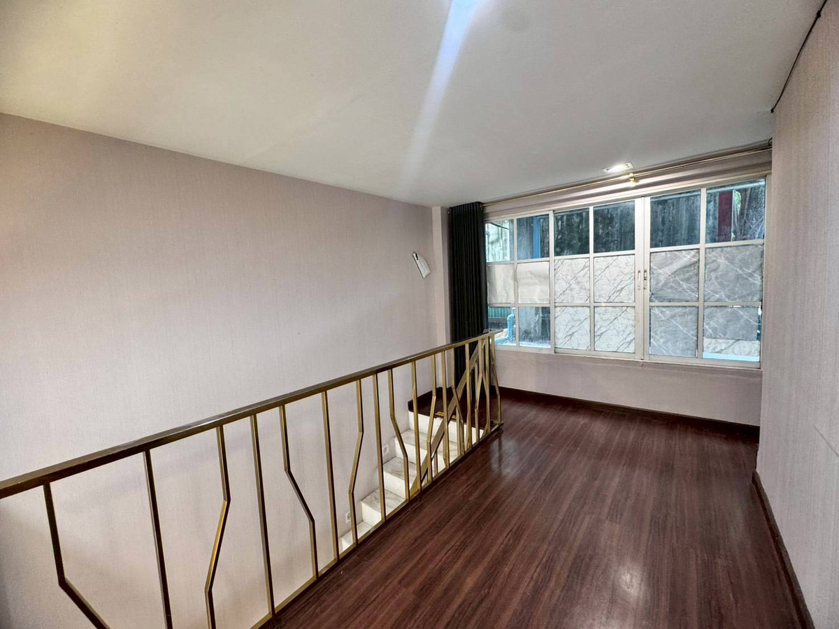 อาคารพาณิชย์สุขุมวิท อโศก ทองหล่อ : ขาย/ให้เช่าอาคารพาณิชย์ 5.5 ชั้น พร้อมผู้เช่า ใกล้ BTS เอกมัย เดินทางสะดวก (N.1668)