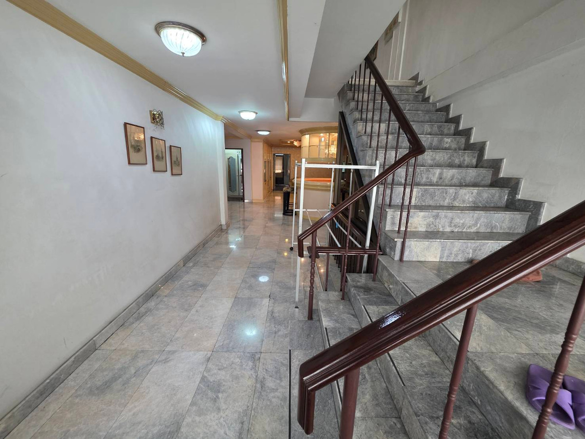 For RentShop HouseRama3 (Riverside),Satupadit : Commercial building for rent near Int-Intersect Rama 3, just 3 minutes.