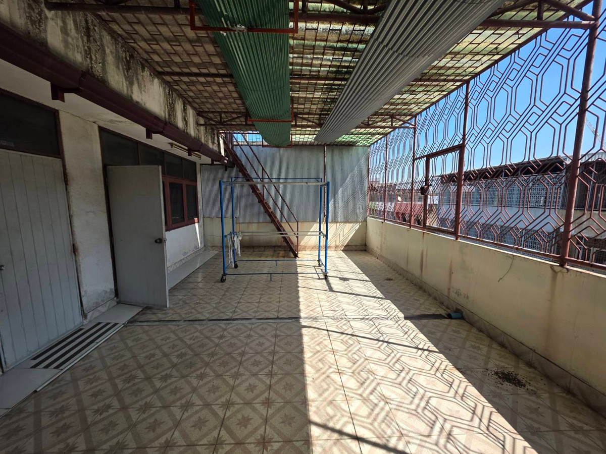 For RentShop HouseRama3 (Riverside),Satupadit : Commercial building for rent near Int-Intersect Rama 3, just 3 minutes.