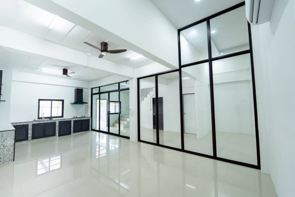 ขายอาคารพาณิชย์นนทบุรี บางใหญ่ บางบัวทอง : 🔥 ออฟฟิศ สำนักงาน 🔥 อาคารพาณิชย์ ตลาดบางใหญ่ / 4 ชั้น (ขาย), Commercial Building Bangyai Market / 4 Storey (FOR SALE) AOM014