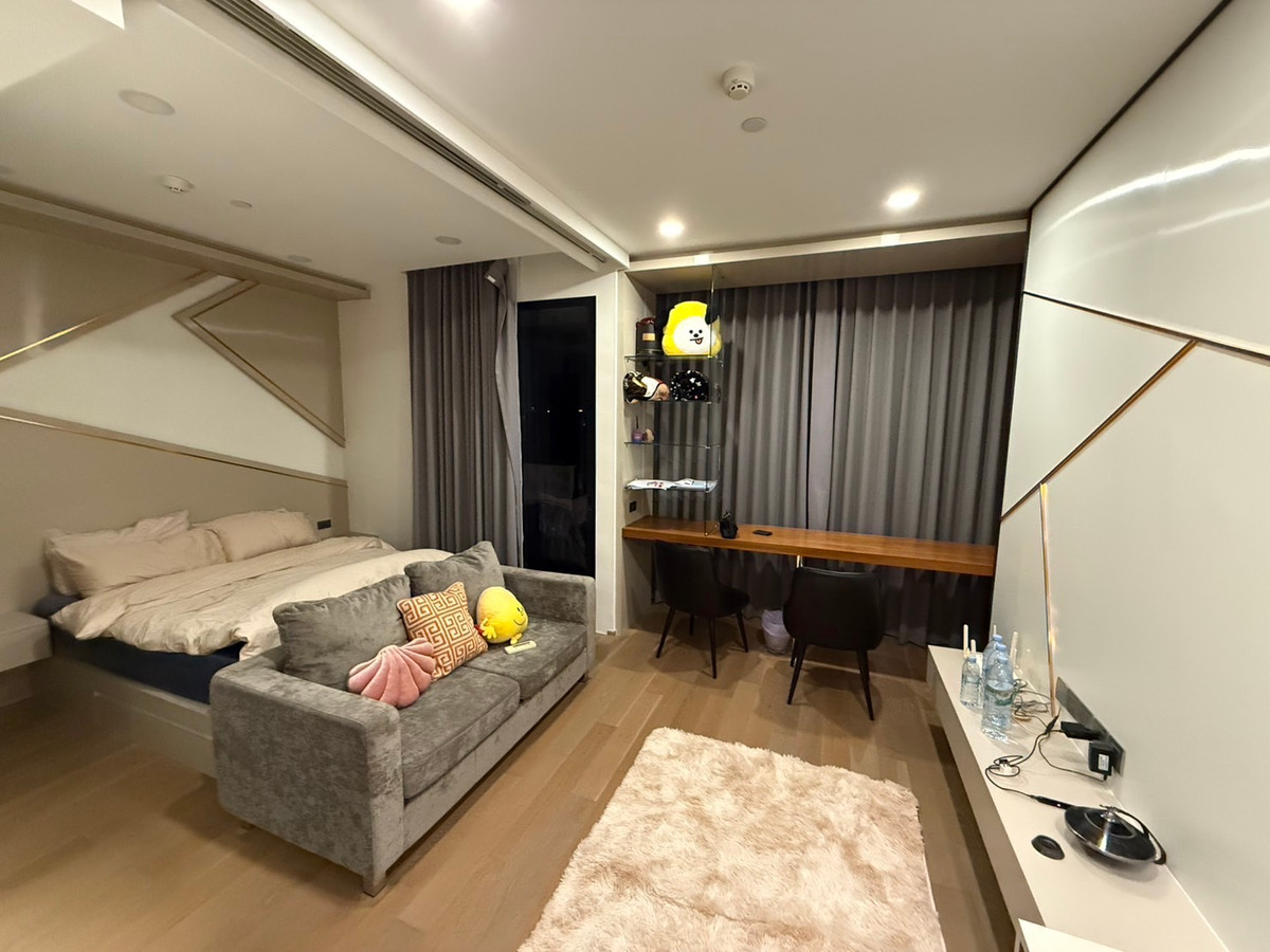 For RentCondoSiam Paragon ,Chulalongkorn,Samyan : Ashton Chula Silom【𝐑𝐄𝐍𝐓】🔥A luxurious, bright, and elegant room with a sharp design and premium materials, creating a sleek and stylish look.🔥 Contact Line ID: @hacondo