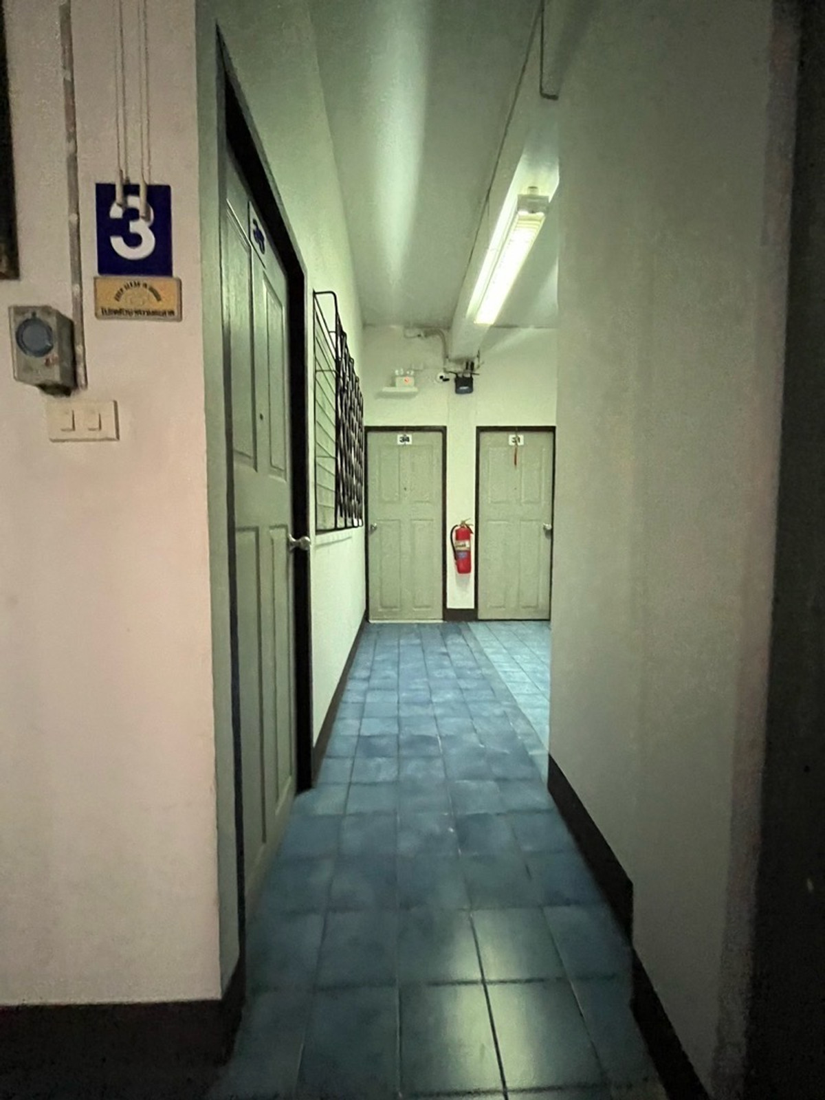 For RentShop HouseSukhumvit, Asoke, Thonglor : For rent: 2 commercial buildings on the main road, Sukhumvit, along the BTS Phrom Phong • Thonglor line.