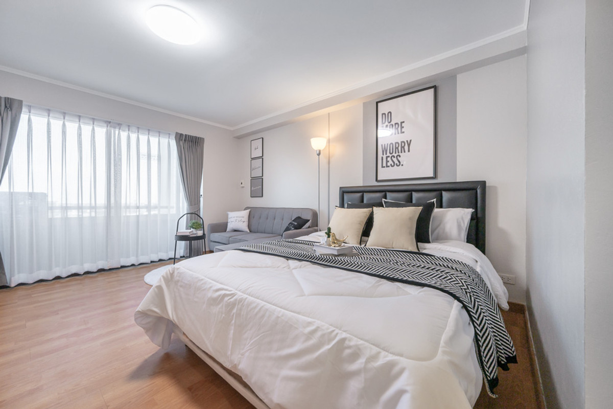 For SaleCondoPattanakan, Srinakarin : Condo for sale, Regent Srinakarin Tower, near the Yellow Line, only 950m, fully furnished, ready to move in.