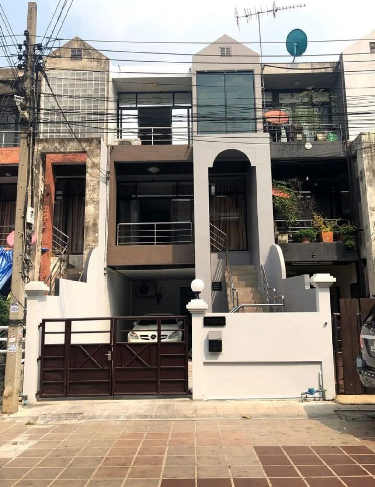 For RentTownhomeKasetsart, Ratchayothin : Townhome for rent, newly renovated Warren Mansion Village 2, Chatuchak, fully furnished, near The Mall Ngamwongwan.