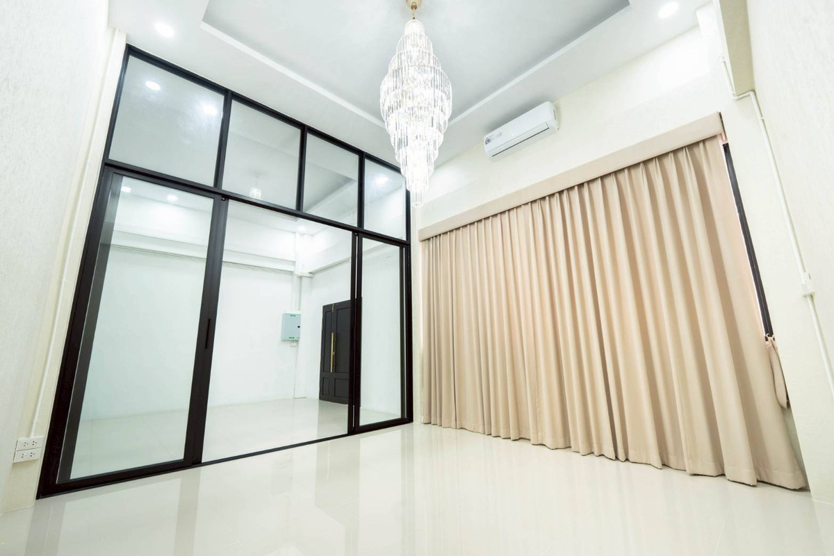 ขายอาคารพาณิชย์นนทบุรี บางใหญ่ บางบัวทอง : 🔥 ออฟฟิศ สำนักงาน 🔥 อาคารพาณิชย์ ตลาดบางใหญ่ / 4 ชั้น (ขาย), Commercial Building Bangyai Market / 4 Storey (FOR SALE) AOM014