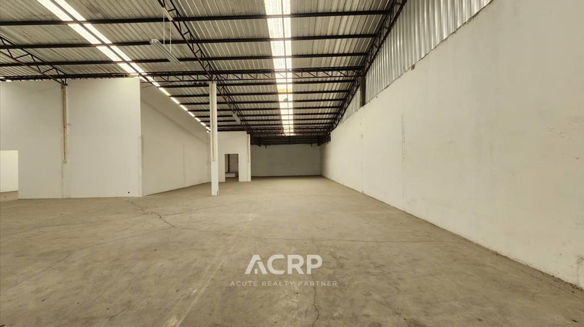 ให้เช่าโกดังฉะเชิงเทรา : ให้เช่าโกดัง / คลังสินค้า ติดถนนใหญ่ บางนา–ตราด กม.42 (บางวัว–บางปะกง)